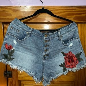 Floral detail denim shorts, size 17